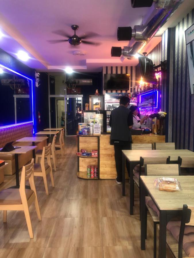 Bonkers Guesthouse Pattaya ภายนอก รูปภาพ